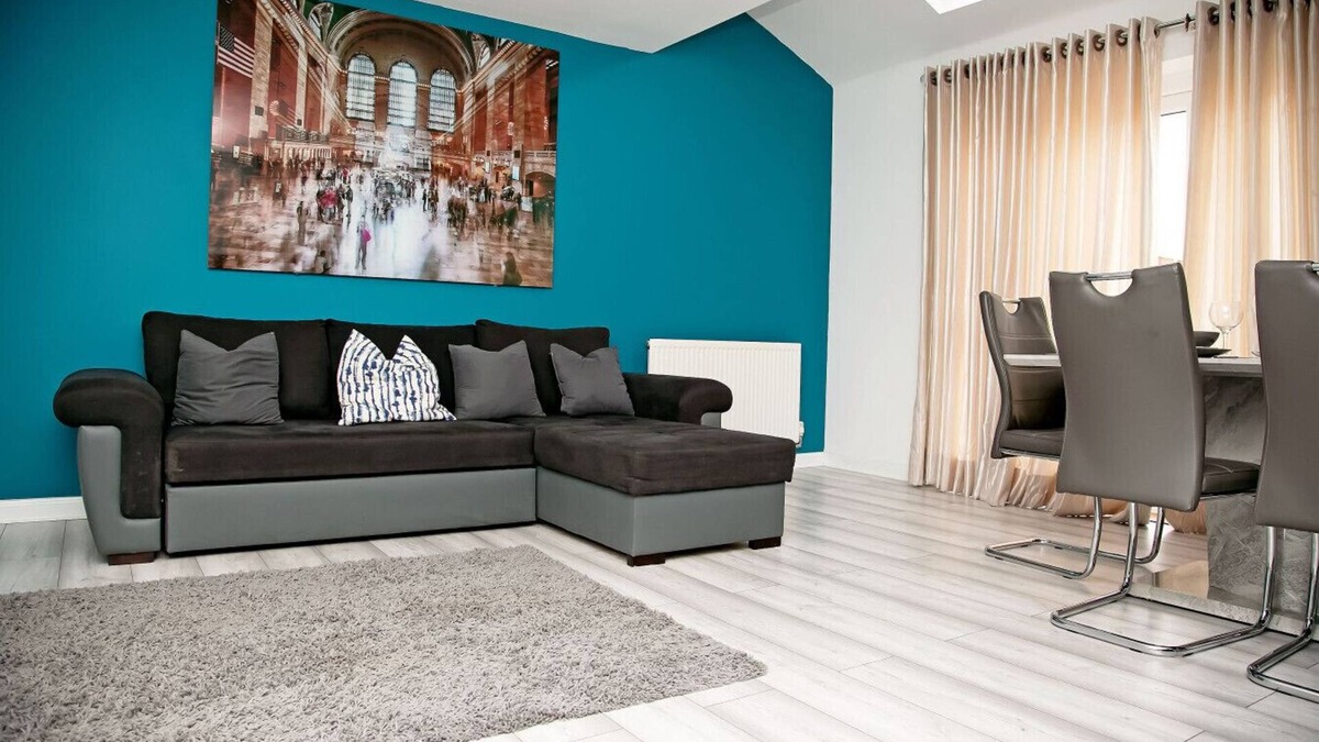 Stanford-le-Hope Apartment | Stylish home with private garden