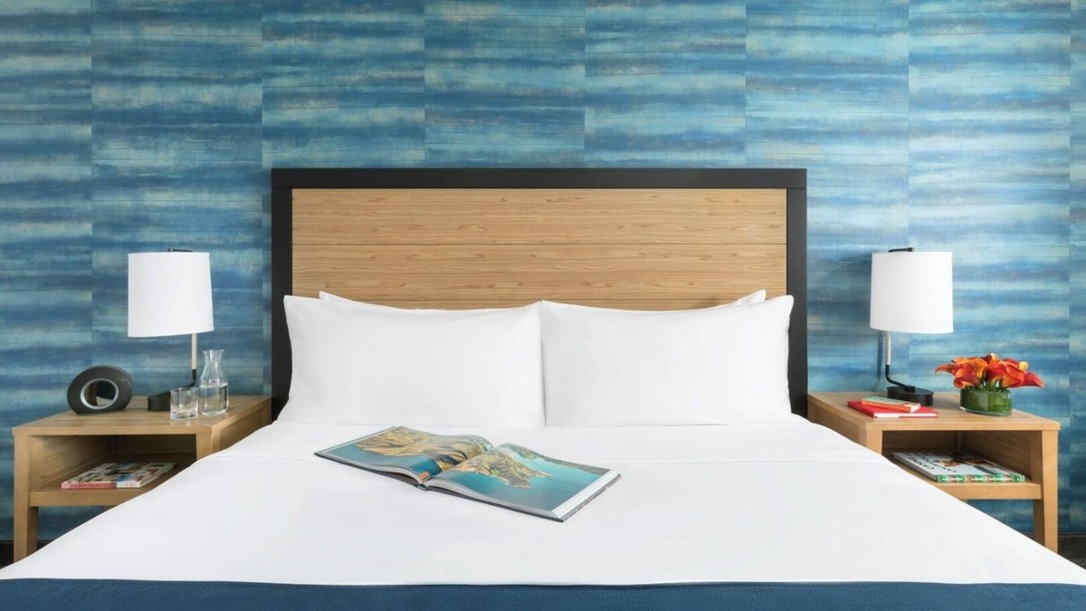 Fisherman's Wharf Hotel | Stylish King, Caza, Minutes to Fisherman's Wharf, Tranquil Room