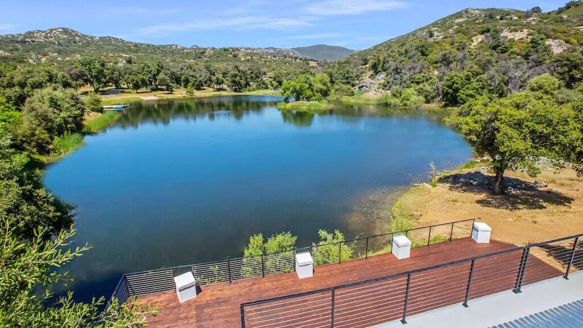 Descanso House | Stylish Lakefront -Backyard Fishing -near Julian