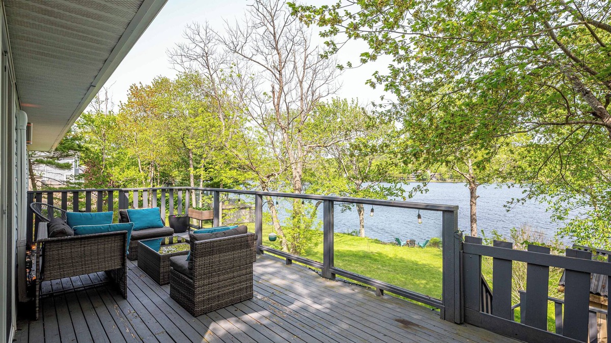 Fall River House | Stylish Lakehouse | 4BR, 2 Decks, Theatre Room