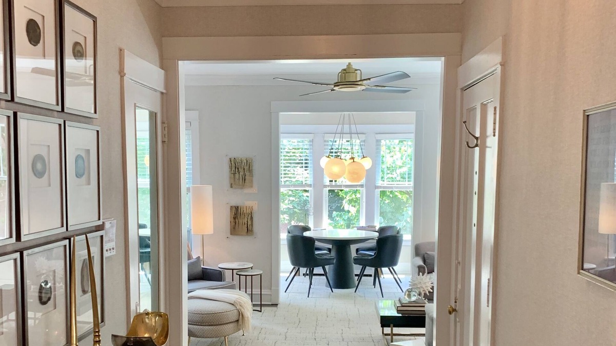 Edgewater Condo | STYLISH-LOCAL-COMFY-SAFE 5 night min.