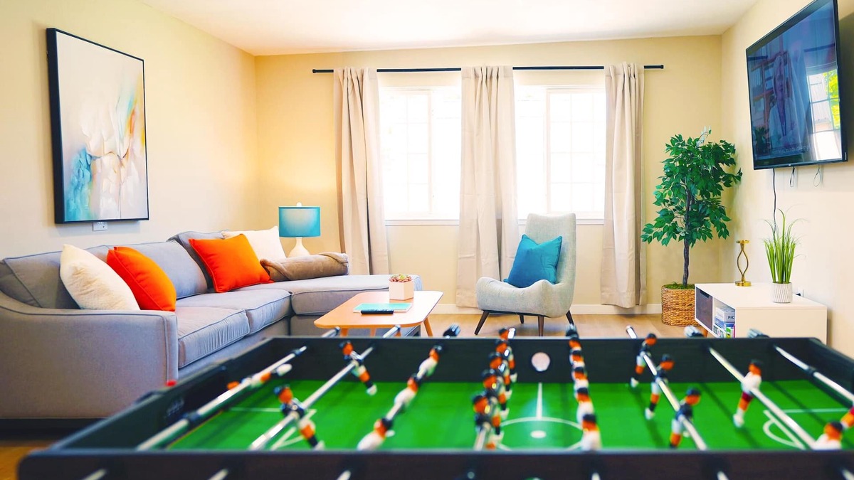 North San Jose House | Stylish Mid-Century Family 3BR Hideaway - San Jose & Milpitas