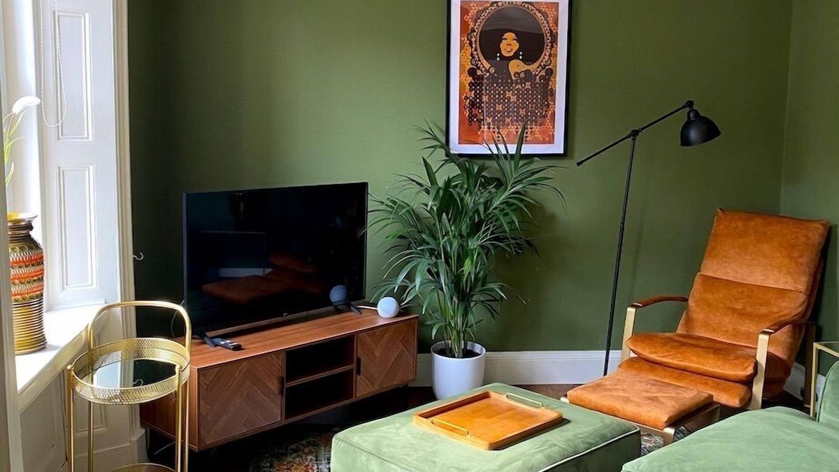 Arbroath Apartment | Stylish mid-century modern apartment by the coast