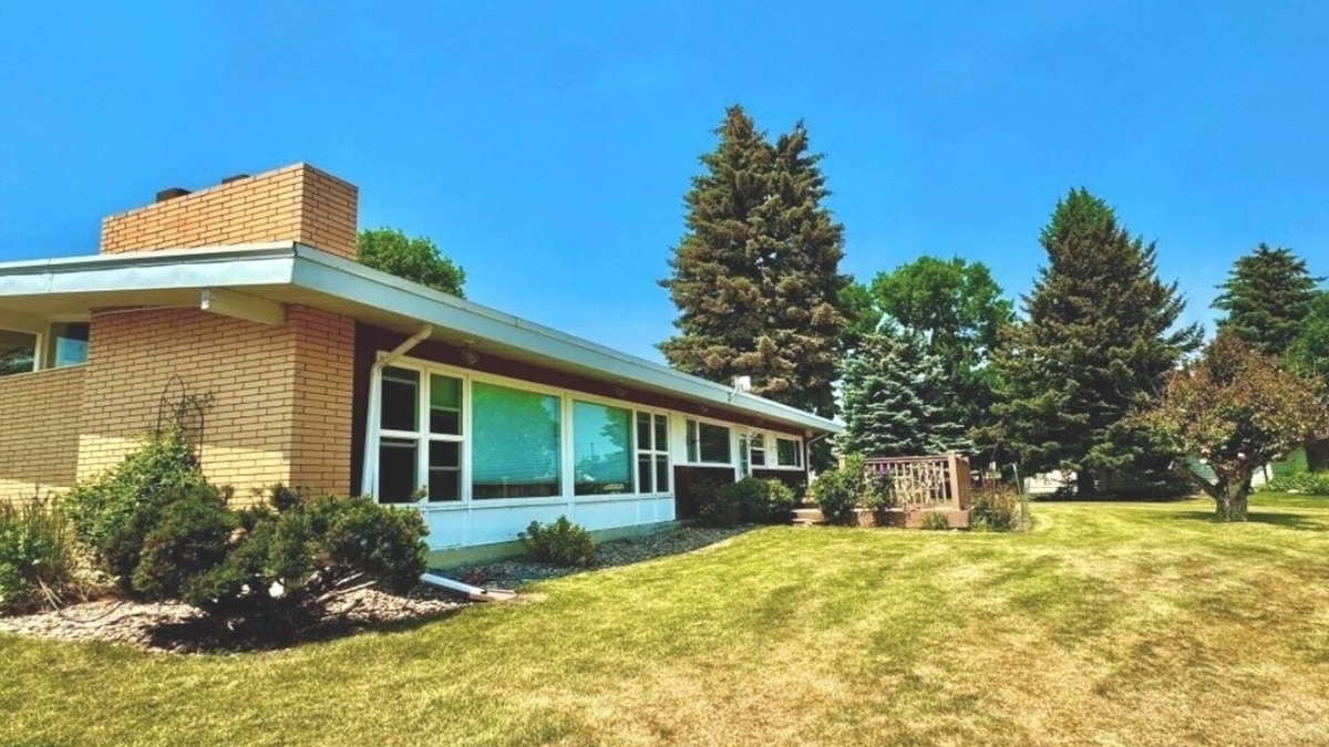 Fort Benton House | Stylish Mid Century 4-Bedroom House in Fort Benton