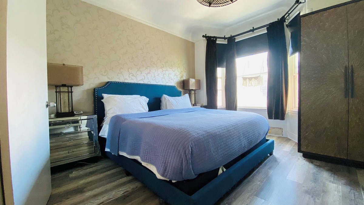 Inner Mission Apartment | Stylish Mission/Valencia 1BR – Prime Location