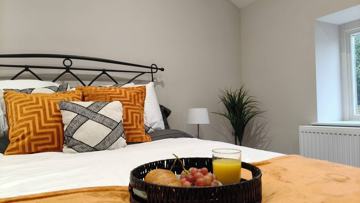 Thetford House | Stylish Modern 2-Bed Home Near A11