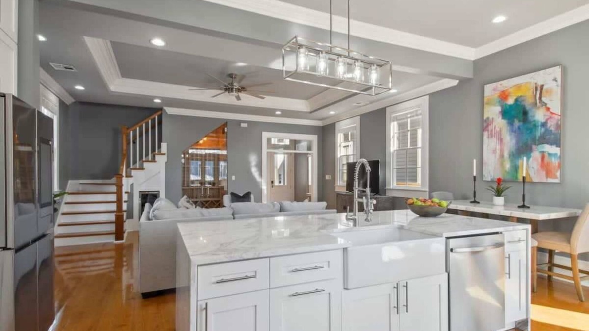 McDonough House | Stylish Modern Home | Hot Tub & Pergola