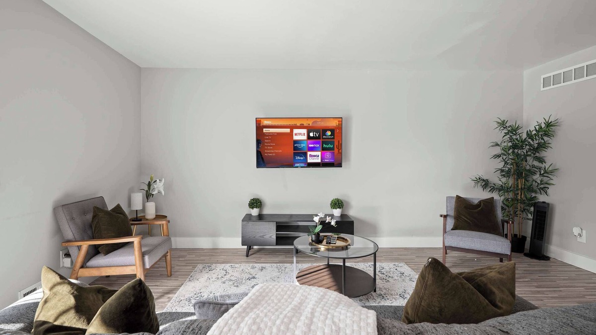 Rochester Apartment | Stylish & Modern Unit Prime Location & Comfort