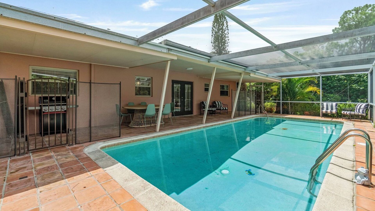 Coachman Glen House | Stylish Naples 4BR Home w/Pool & Patio - 3 KINGS
