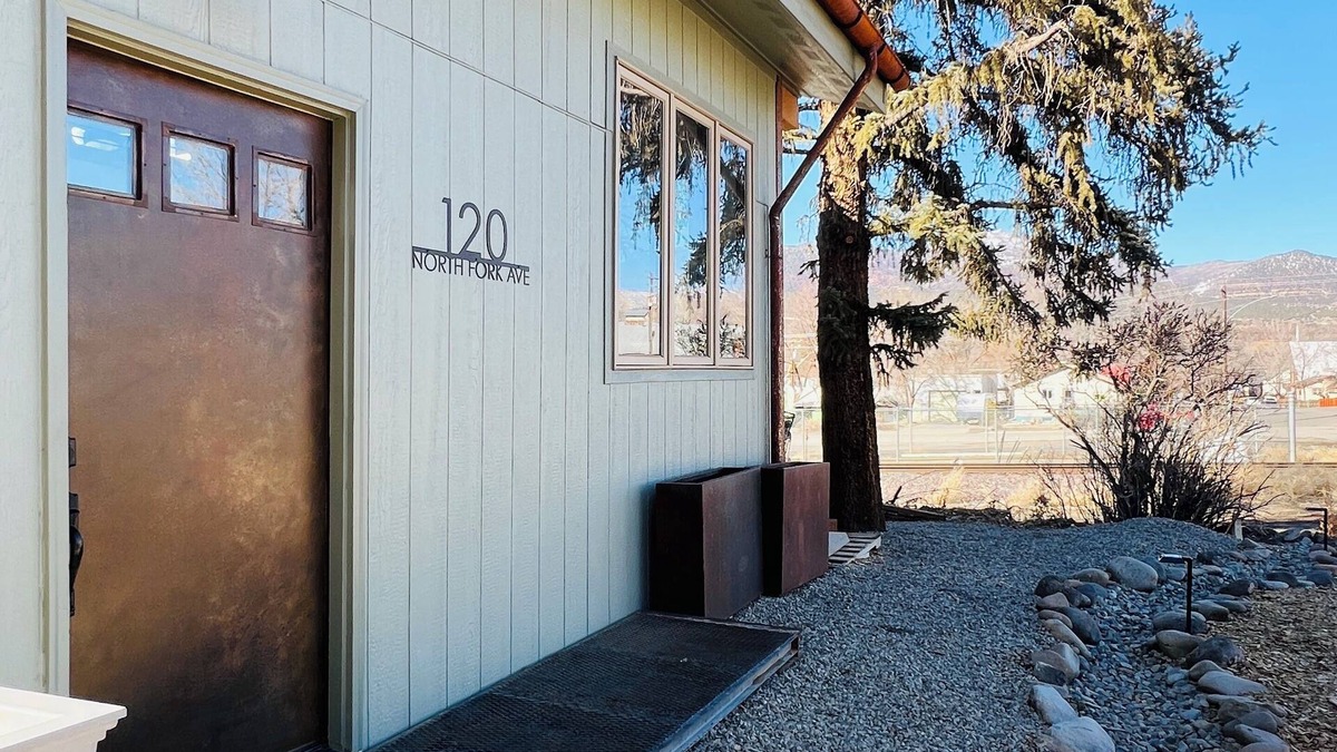 Paonia House | Stylish New Paonia Tiny Home: Walk Downtown, Views, AC, WiFi + EV