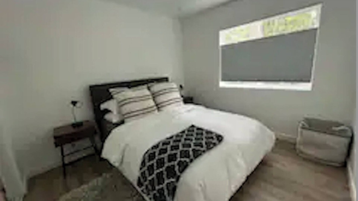 Encino Cottage | Stylish Newly Renovated 1 bedroom in Encino