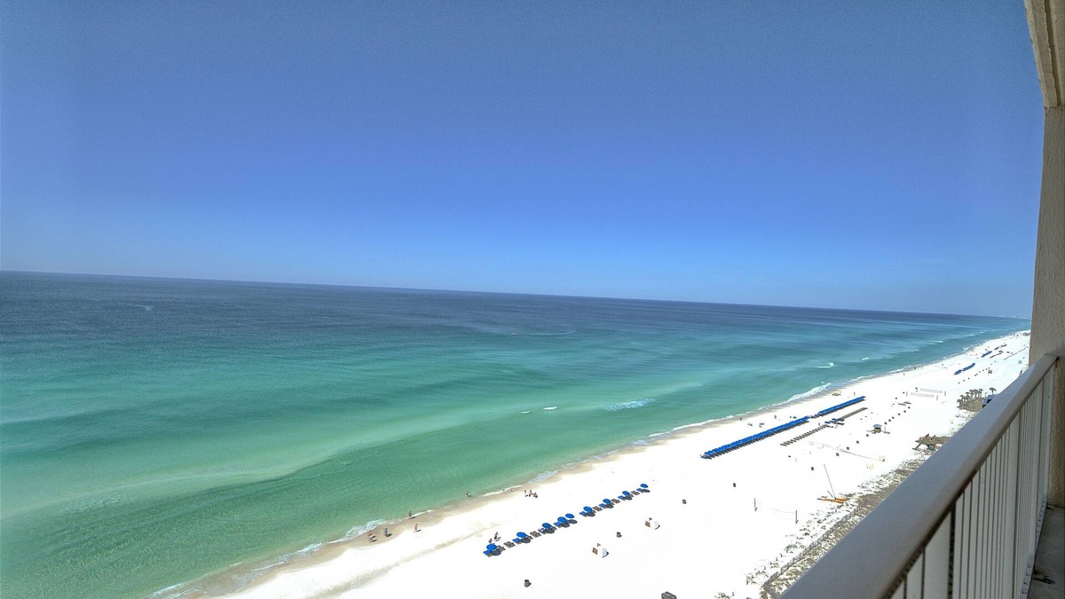 Thomas Drive Condo | Stylish Oceanfront Condo with Beach and Picnic Area Access - Unit 1706 by RedAwning