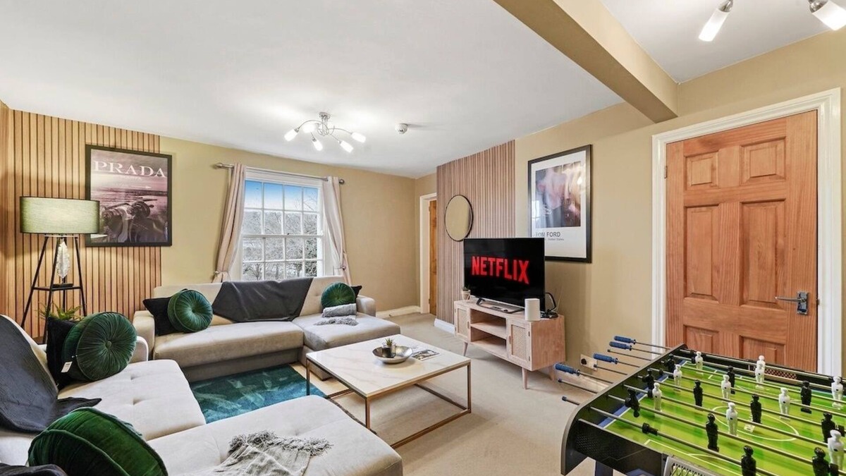 Bristol Floating Harbour Apartment | Stylish Penthouse On The Iconic Harbourside