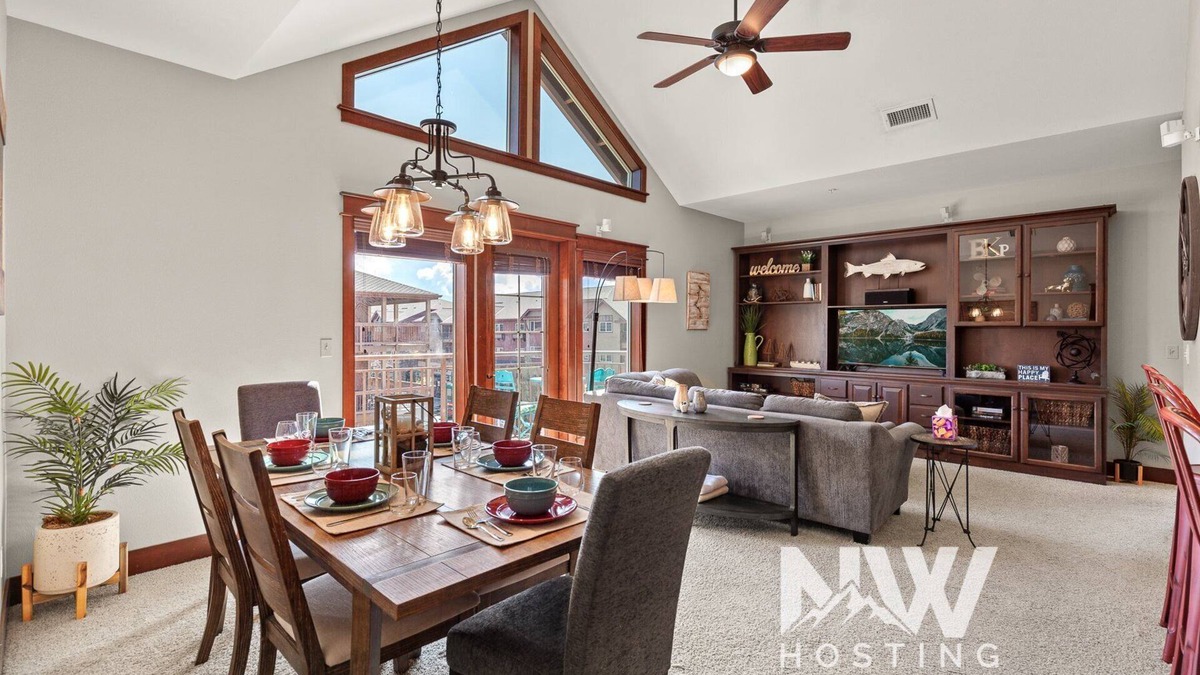 Coeur d'Alene Condo | Stylish Riverstone Corner Condo—Walk to Everything!