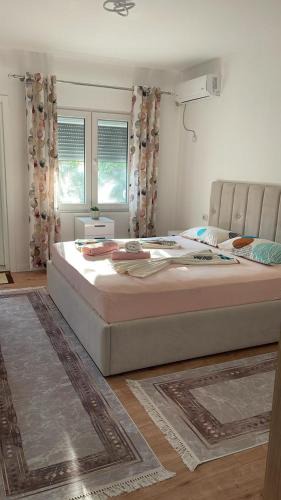 Corovode House | Stylish Room by Canyons & City