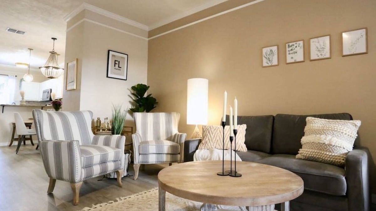 Gainesville Condo | Stylish Sanctuary 🌻 King Beds 2BD Condo