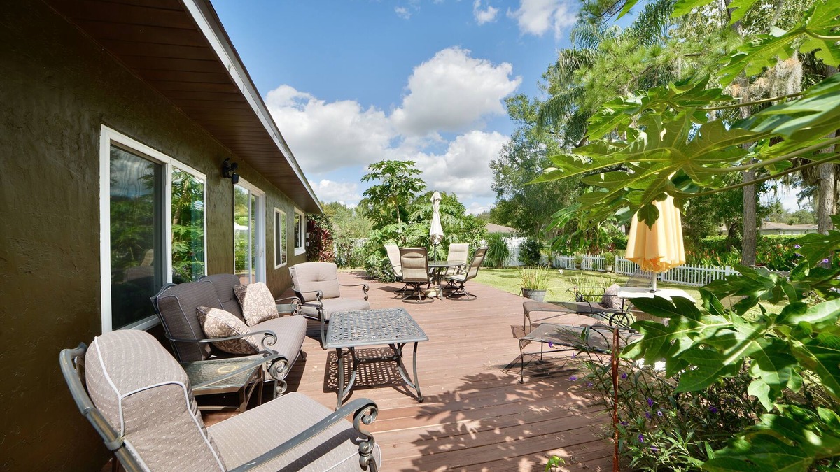 Sebring House | Stylish Sebring House – Across from Lake Jackson & close to the Downtown Circle