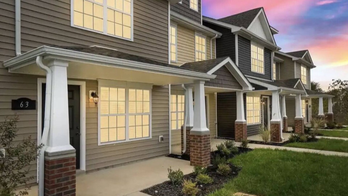 Clarksville House | Stylish space with easy access to Clarksville’s best shopping and restaurants.