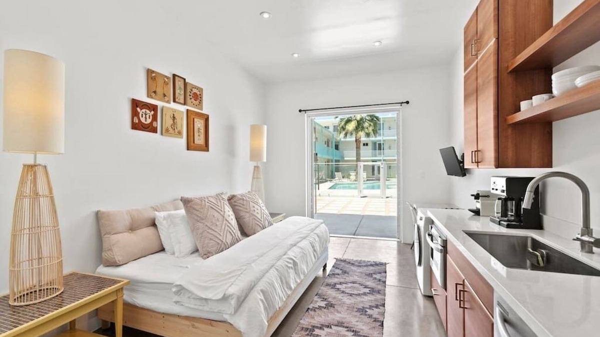 Roosevelt Condo | Stylish studio in DTPH - Pool and WiFi
