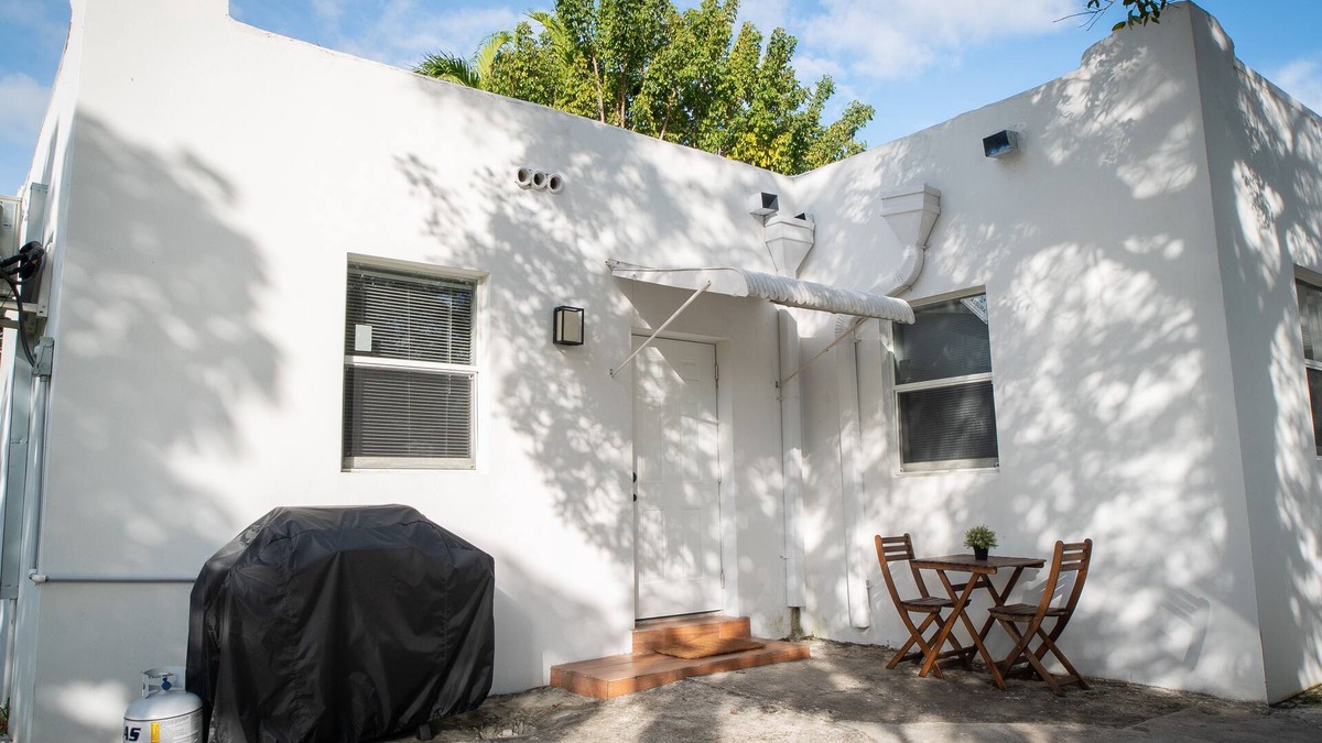 Allapattah Apartment | Stylish Studio Near Wynwood & Design District