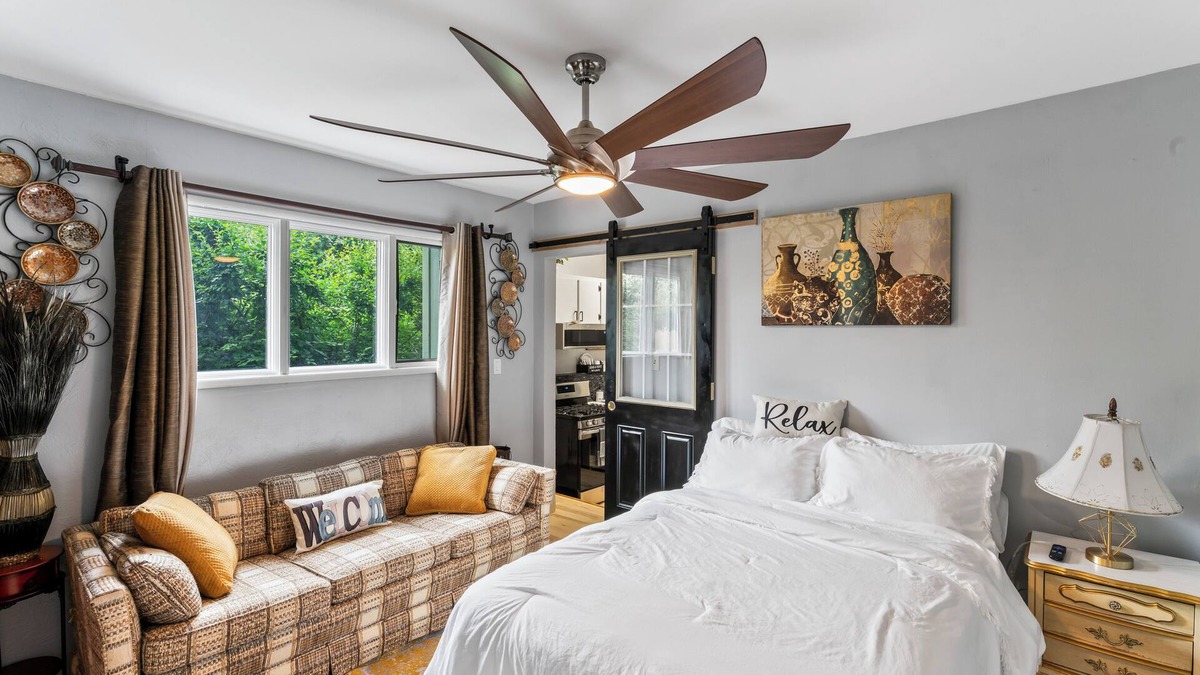 Airport Heights Community Council Apartment | Stylish Studio Suite Near Downtown Anchorage - Explore Alaska's Beauty with Ease