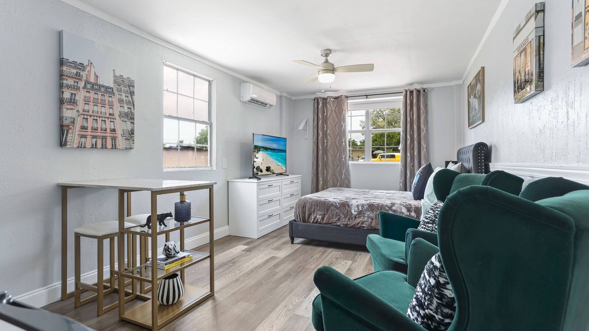 Azalea Park Apartment | Stylish suite near downtown | Ideal for long stays
