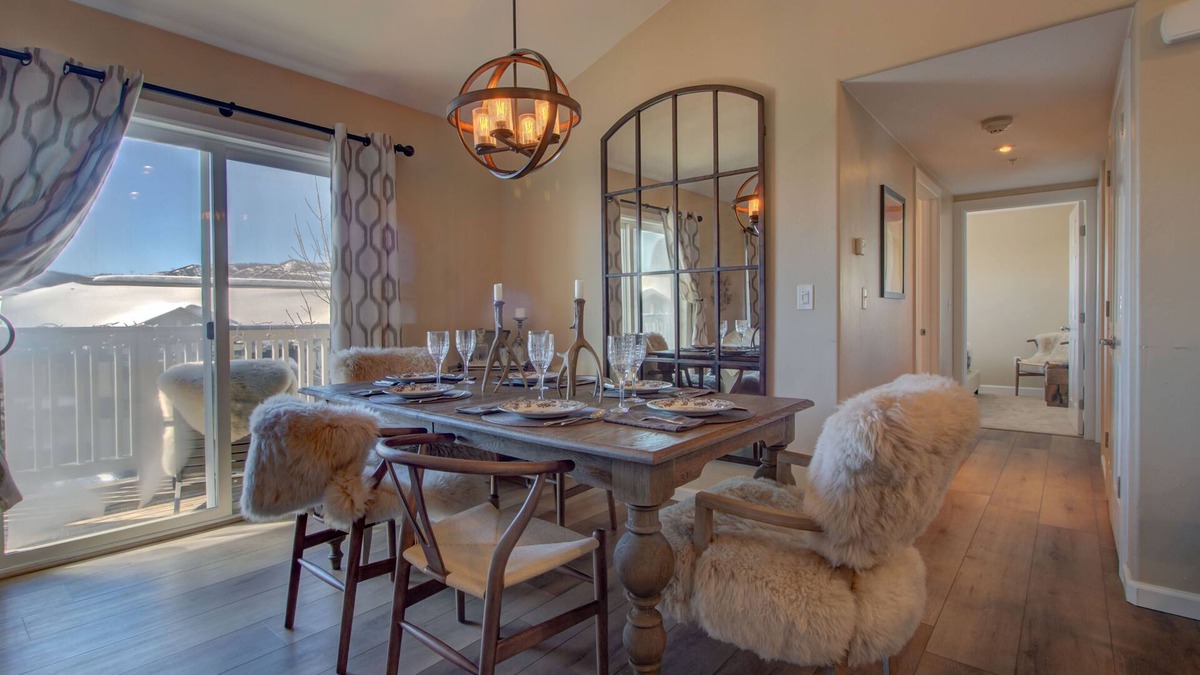 Steamboat Springs Condo | Stylish Top-Floor Condo | Walk to Ski Area!