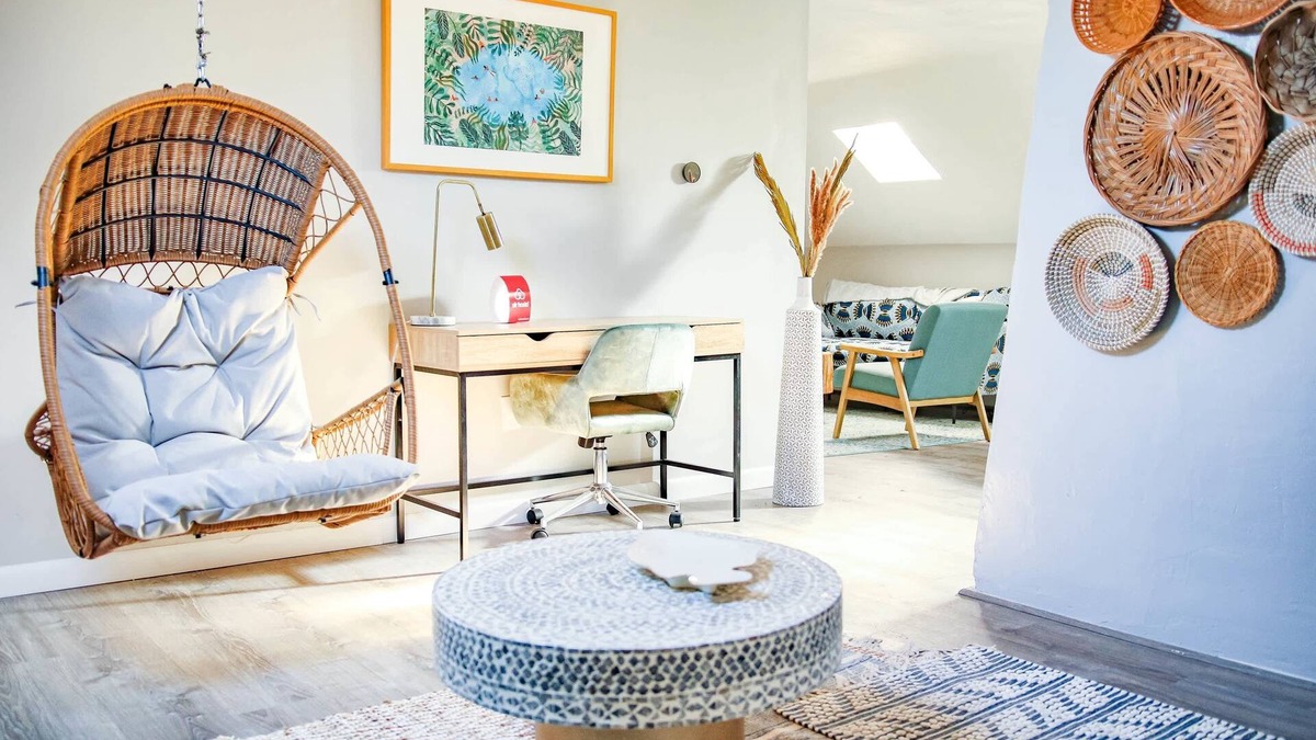 Warren Apartment | Stylish Top Floor Apartment in Downtown Warren