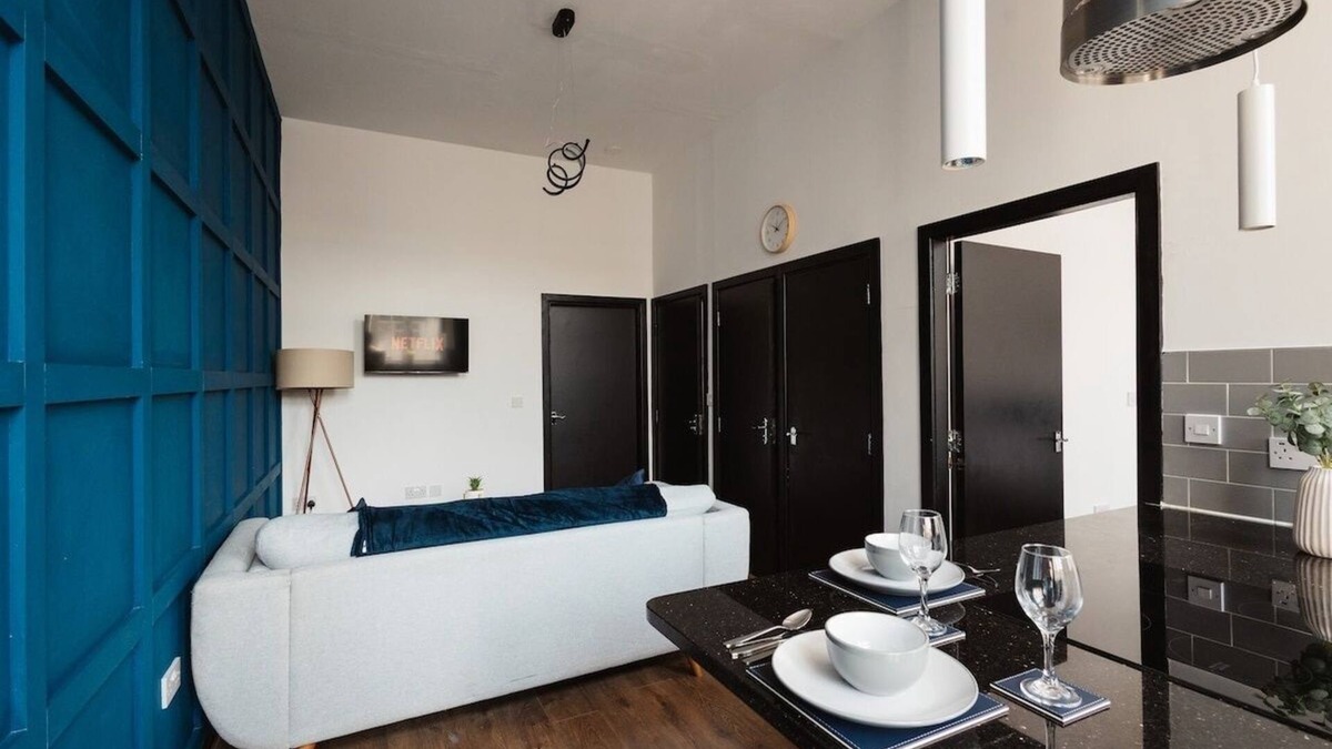 Warrington Apartment | Stylish Town Centre Suite by Traboule Properties