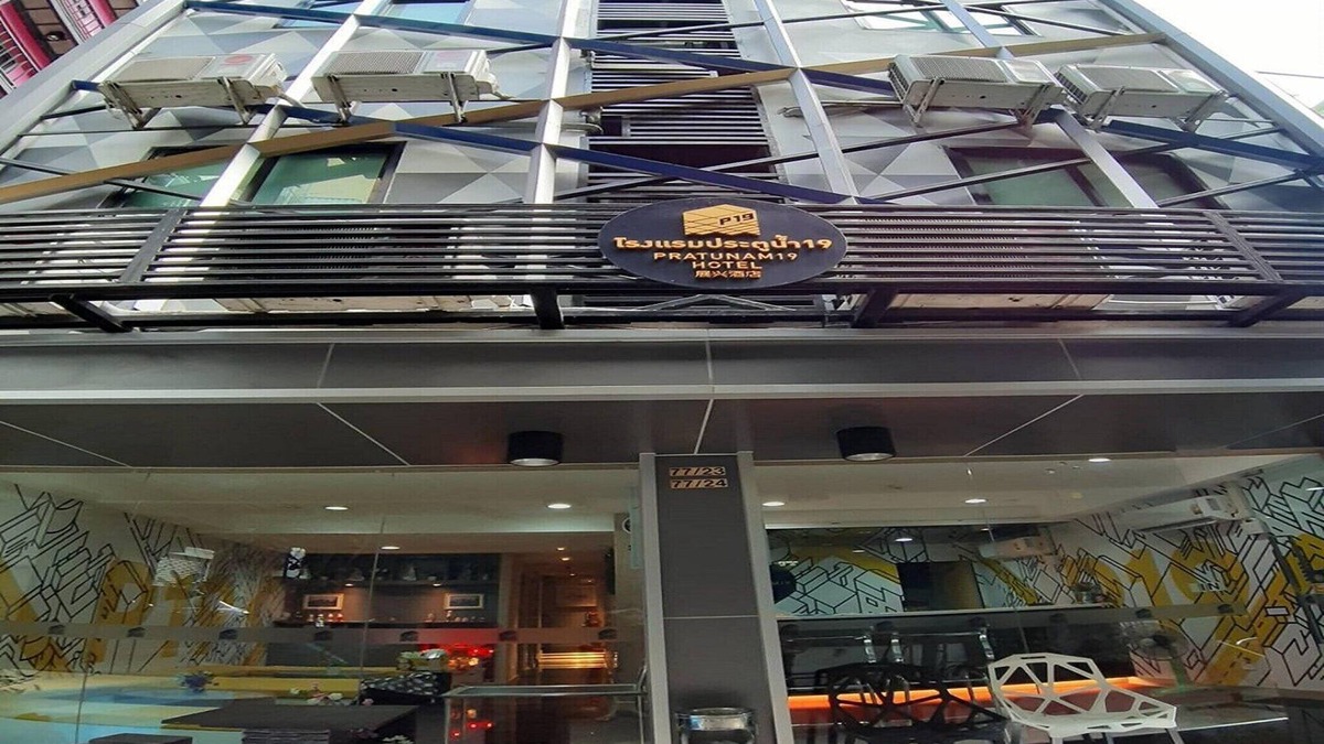 Thanon Phaya Thai House | Stylish Twin Beds | Superior Modern Living