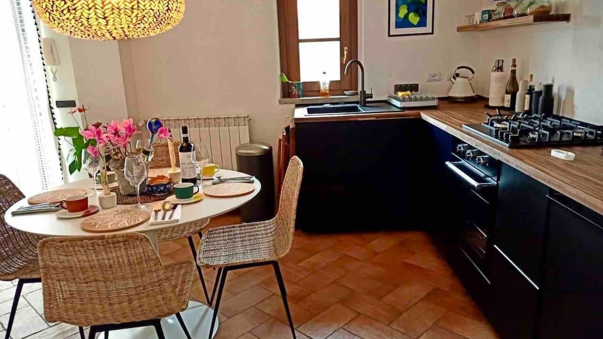 Ficulle Apartment | Stylish Umbrian apartment garden pool nr Orvieto