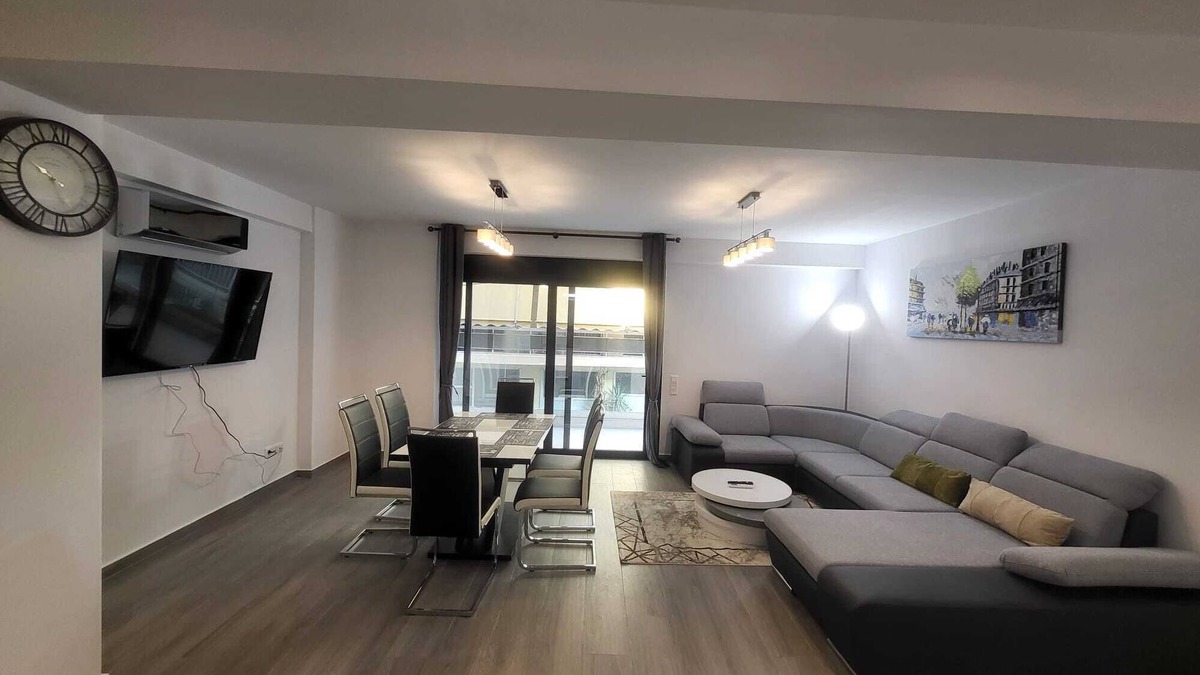 Kinosargous Apartment | Stylish Vacation Apartment.Metro FIX 180 mtr