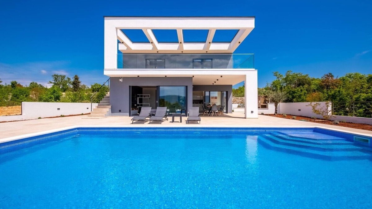 Skrbcici Villa | Stylish Villa Quadra* with a sea view and heated pool on Krk