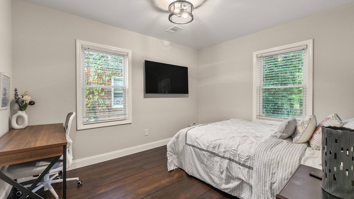 Sylvan Hills House | Stylish Welcoming Atlanta Getaway