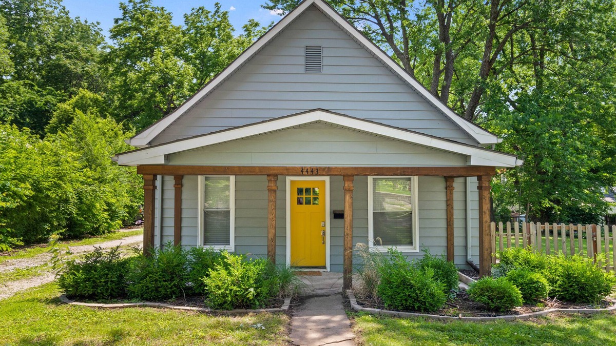 Rosedale House | Stylish West Plaza Retreat w/Huge Yard, BBQ, and Games