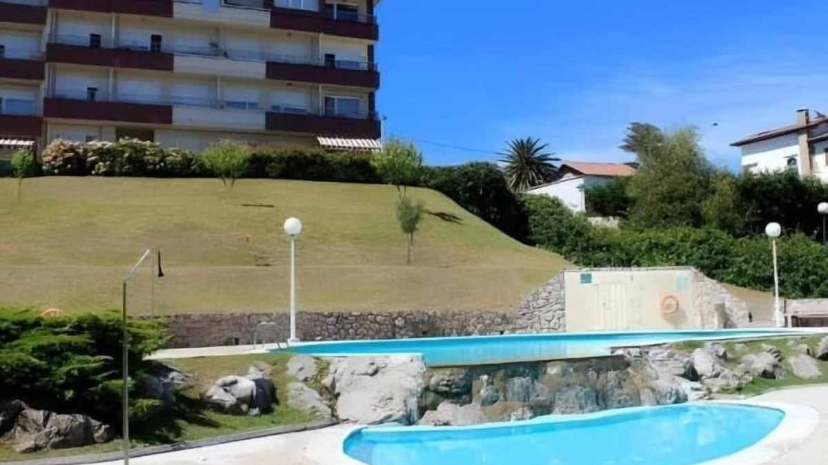 Suances Apartment | Suances con garaje privado, piscina , pie de playa
