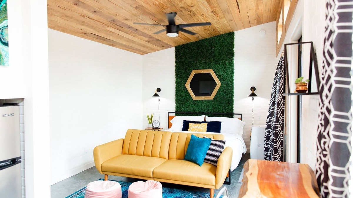 Springdale Apartment | Sub Urban Paradise ~ cozy and private backyard tiny house
