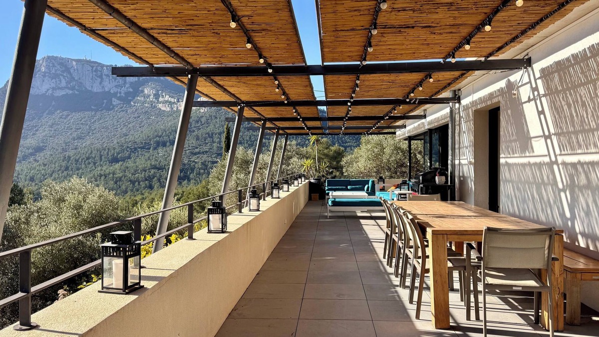 Sollies-Ville House | Sublime architect-designed villa in the heart of nature