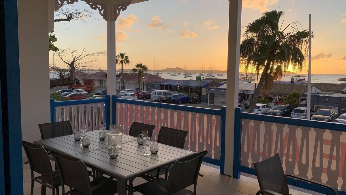 Marigot Apartment | Sublime Loft in the heart of Marigot facing Anguilla