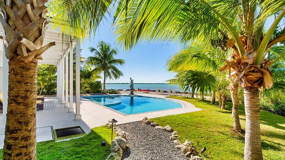 Sugarloaf Key House | Sublimely private luxury home with enveloping oceanfront views near Key West