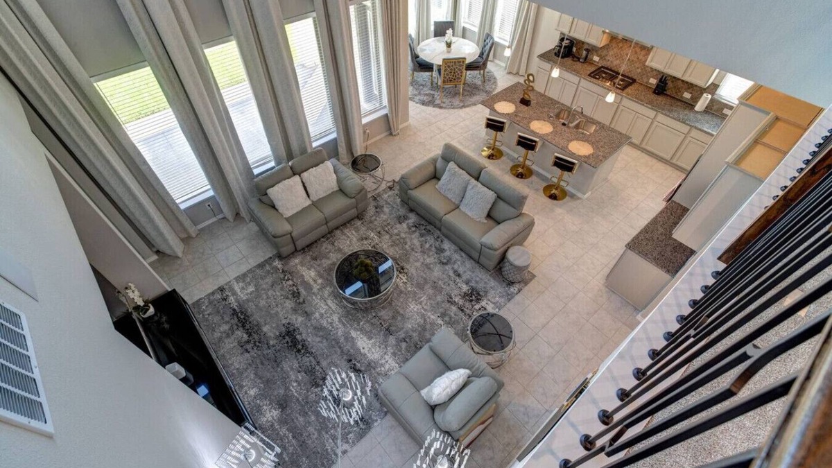 Clodine House | Suburb quiet & majestic mansion
