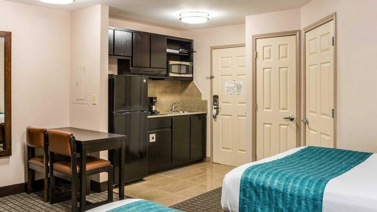 Westwego Hotel | Suburban Studios Avondale