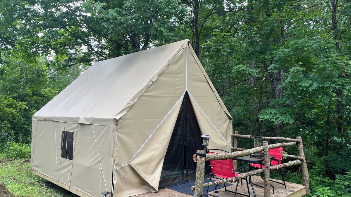 St. Johnsbury RV Rental | Sugar Brook “Off Grid” Glamping