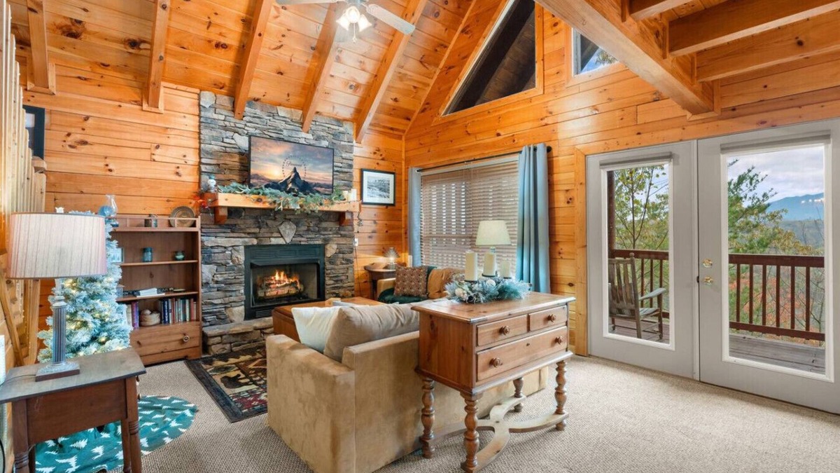Gatlinburg - Pigeon Forge Cabin | Sugar Camp Lodge: 2BR w/MTN Views | Arcade Games*Great Location