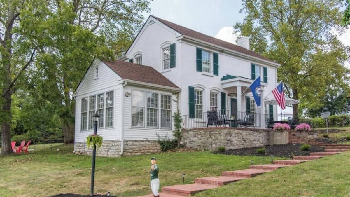 Versailles House | Sugar Hill Farm-Historic Horsefarm with Pool