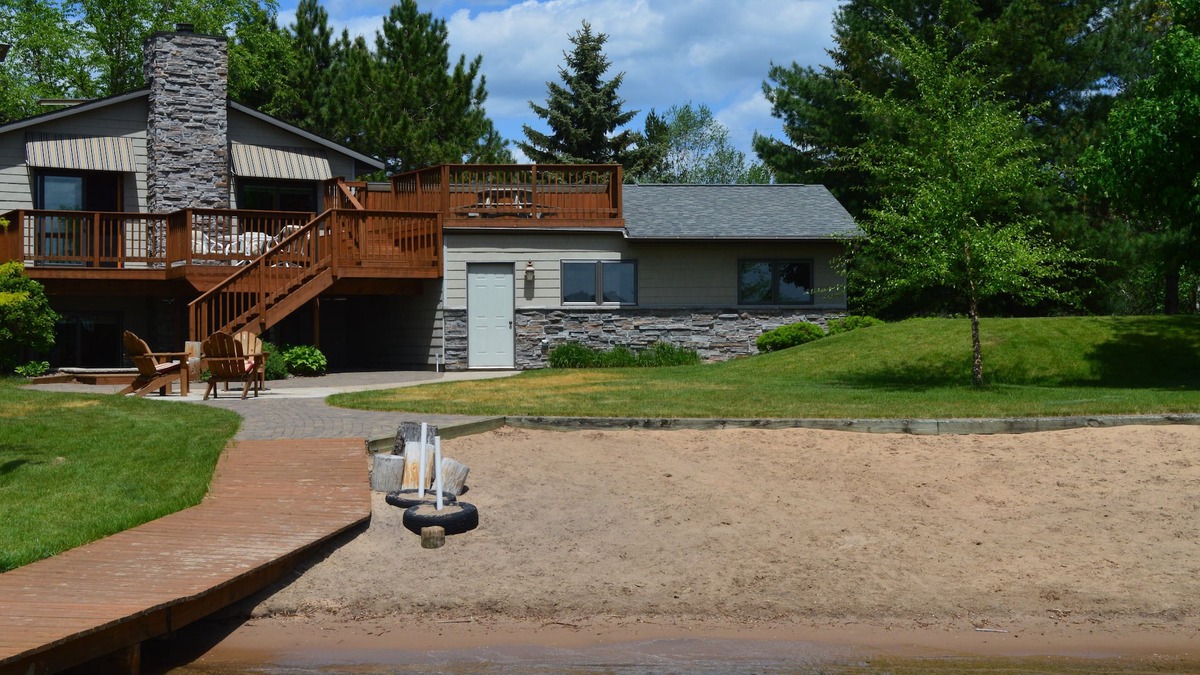 Athelstane House | Sugar sand beach on crystal clear lake, 4 bedroom house with fireplace