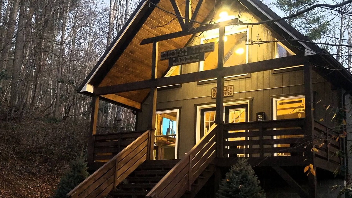 Warrensville Cabin | Sugar Tree Lodge - Secluded Cabin near West Jefferson, Boone and Blowing Rock