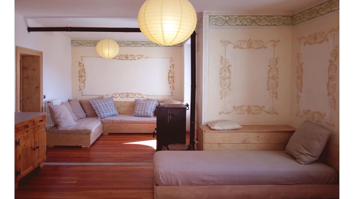 Premadio Apartment | Suggestive frescoed apartment in the Bormio-Bagni Vecchi area