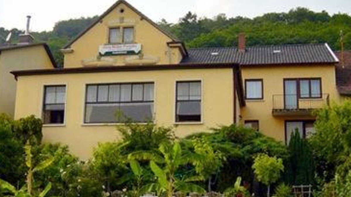 Neustadt-Haardt House | Suite 5, shower, toilet, 1 bedroom - Hotel Müller-Pressler