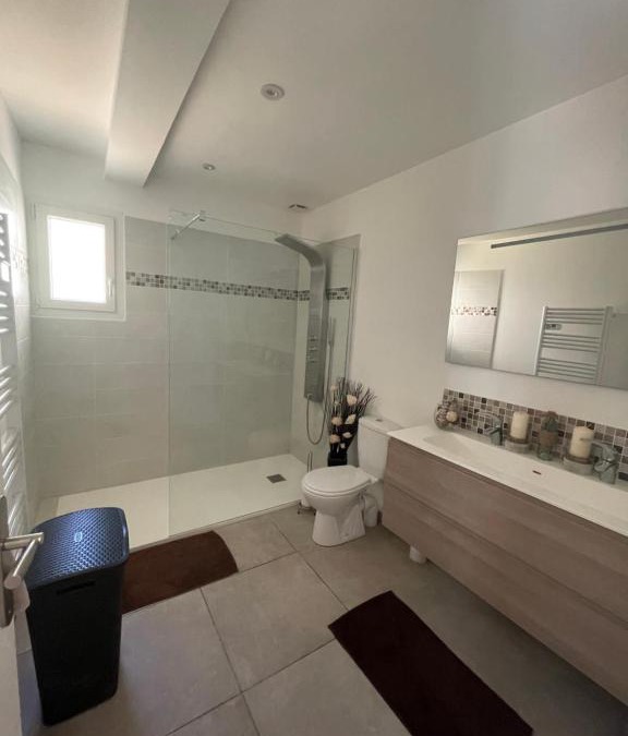 Manosque House | Suite 16m2 indépendante dans villa